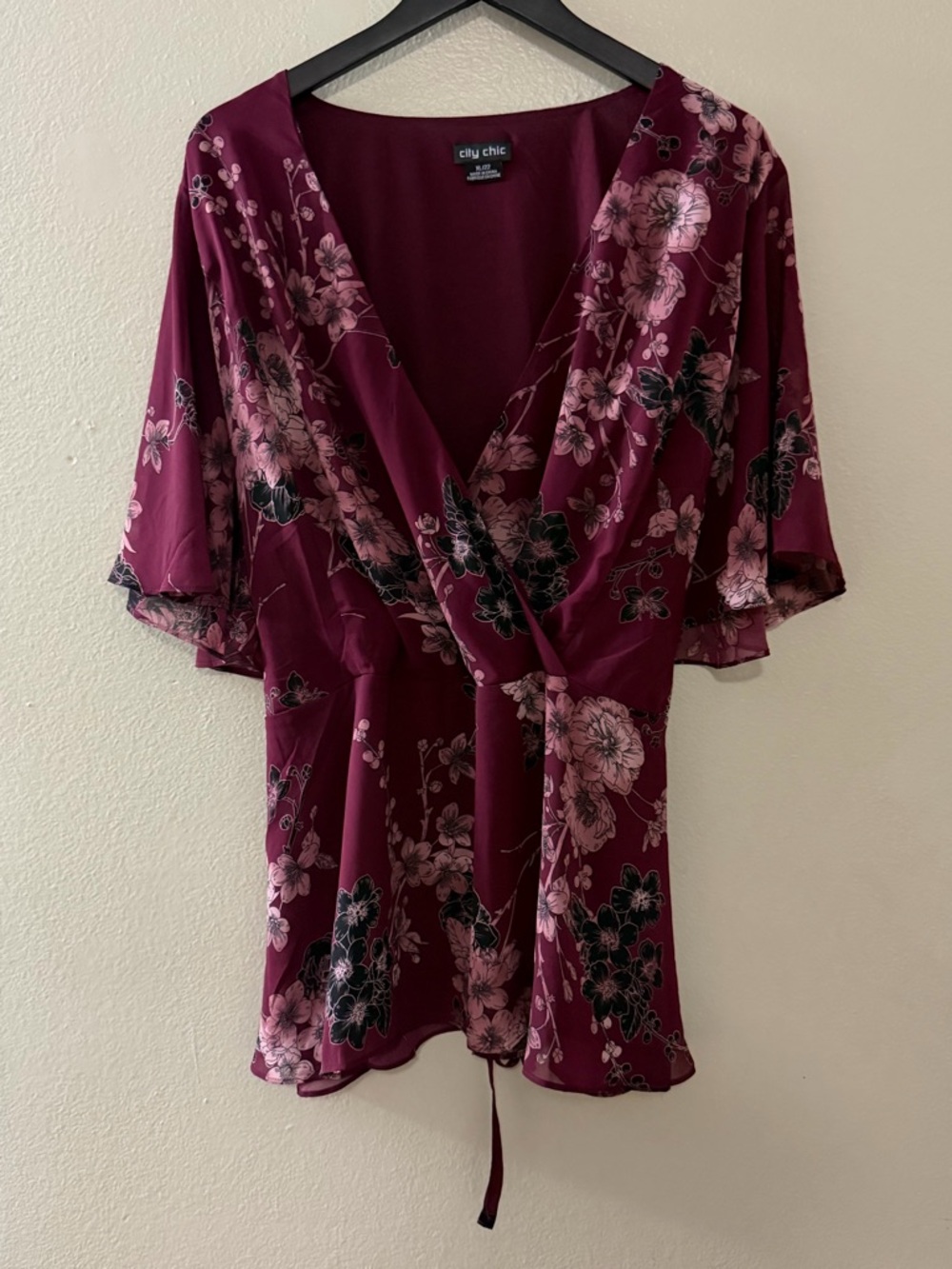 City Chic Plum Burgundy Floral Wrap Blouse Flutter Sleeve Size XL / 22